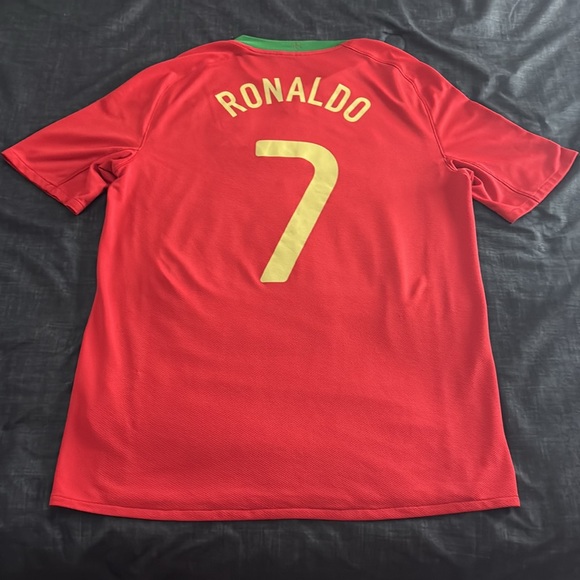 Portugal 🇵🇹 #7 Cristiano Ronaldo Euro 2008 Nike Home Jersey - Picture 1 of 10